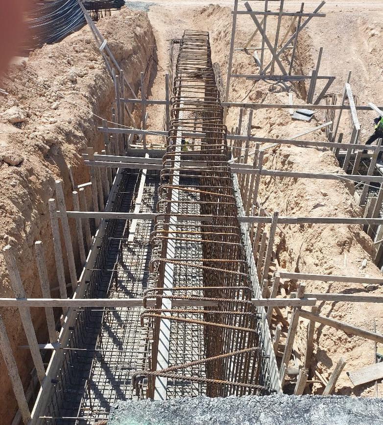 Charging-line protection at Borg El Arab electric speed train crossing
